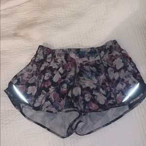 lulu floral shorts!!